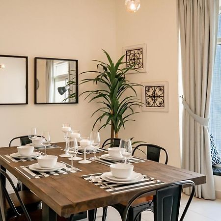 두바이 Higuests - Designer Apt With Panoramic View Near Burj Khalifa 아파트 외부 사진